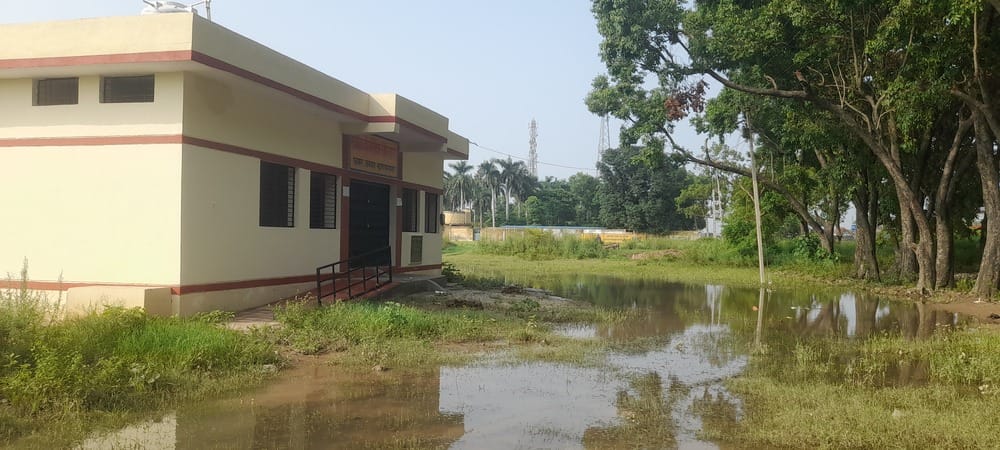 तितावी में हिंडन नदी के पानी में डूबी फसलें : संवाद तितावी में हिंडन नदी के पानी में डूबी फसलें : संवाद
