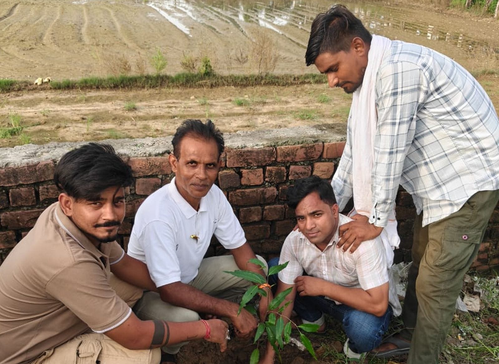 एमजीपी कॉलेज में पौधारोपण करते पूर्व राज्यमंत्री विमलकृष्ण अग्रवाल। संवाद एमजीपी कॉलेज में पौधारोपण करते पूर्व राज्यमंत्री विमलकृष्ण अग्रवाल। संवाद
