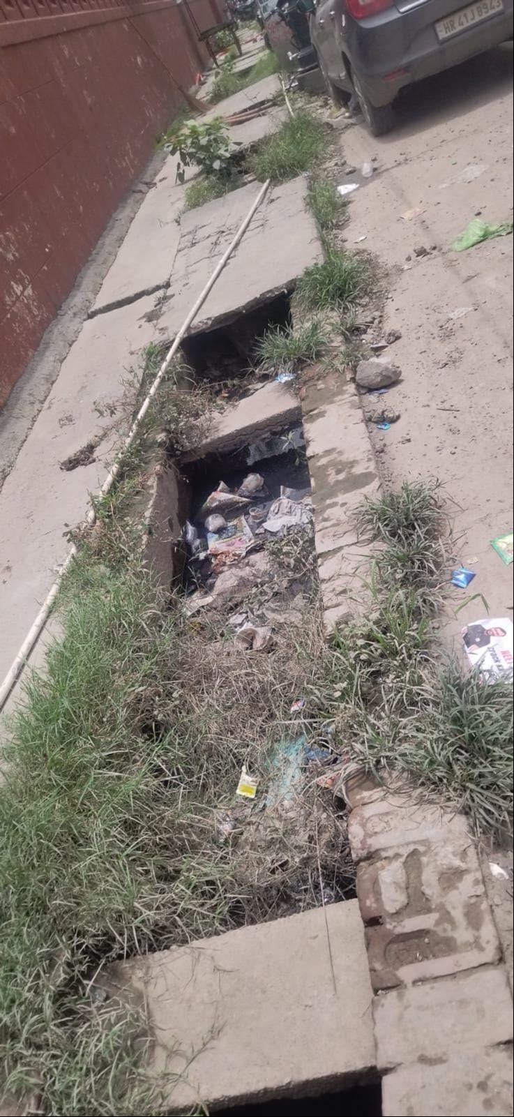 कुरुक्षेत्र। शहर के छोटा बाजार में कचरे से अटा नाला। संवाद कुरुक्षेत्र। शहर के छोटा बाजार में कचरे से अटा नाला। संवाद