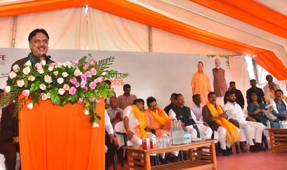 राजधानी में आम नागरिकों ने पौधरोपण कर अभियान को जनभागीदारी का उत्सव बना दिया। राजधानी में आम नागरिकों ने पौधरोपण कर अभियान को जनभागीदारी का उत्सव बना दिया।