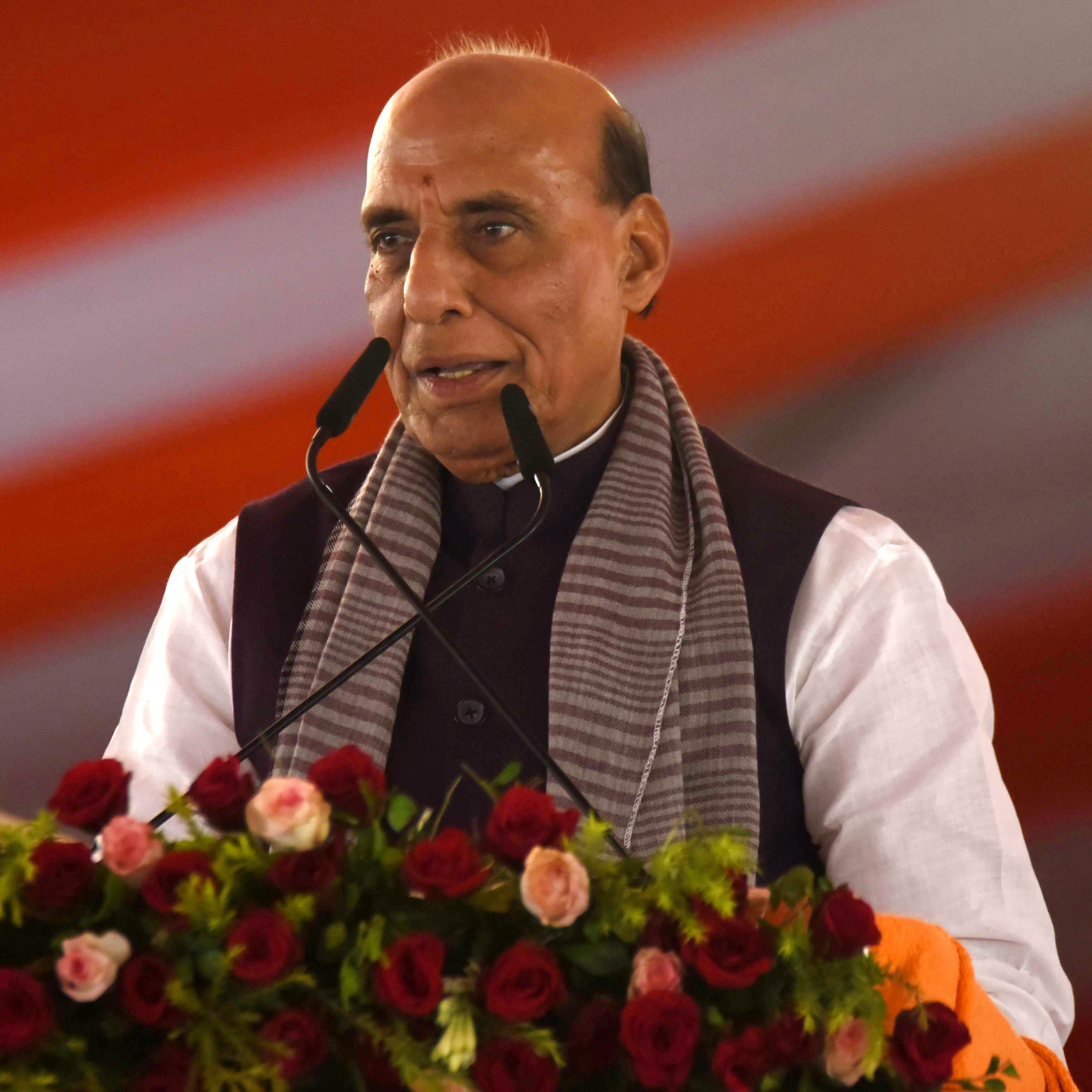 कार्यक्रम में पहुंचे रक्षा मंत्री राजनाथ सिंह, मुख्यमंत्री योगी आदित्यनाथ, सड़क परिवहन एवं राजम कार्यक्रम में पहुंचे रक्षा मंत्री राजनाथ सिंह, मुख्यमंत्री योगी आदित्यनाथ, सड़क परिवहन एवं राजम