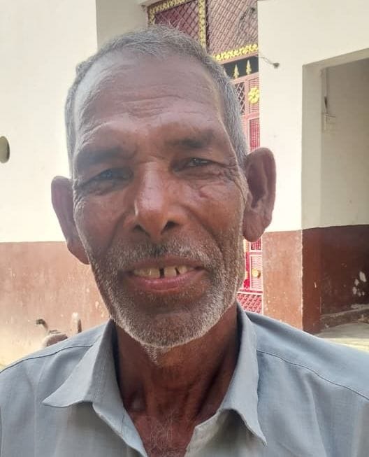 भुमइया गांव में नल पानी भरने के लिए लगी लाइन। संवाद भुमइया गांव में नल पानी भरने के लिए लगी लाइन। संवाद