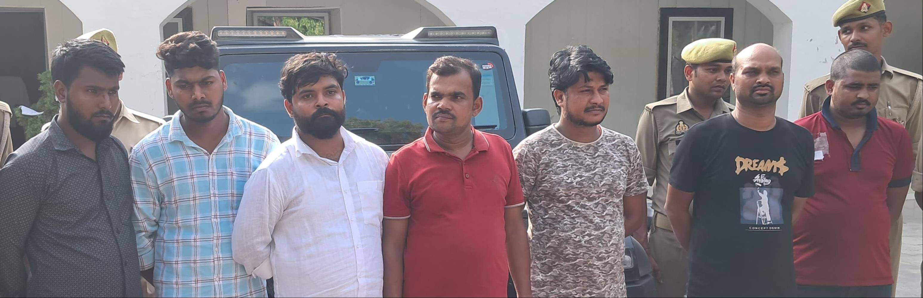खुलासा---बरामद गाड़ी। पुलिस