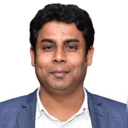 नोएडा। सेक्टर 75 में सड़क की जर्जर हालत। संवाद नोएडा। सेक्टर 75 में सड़क की जर्जर हालत। संवाद