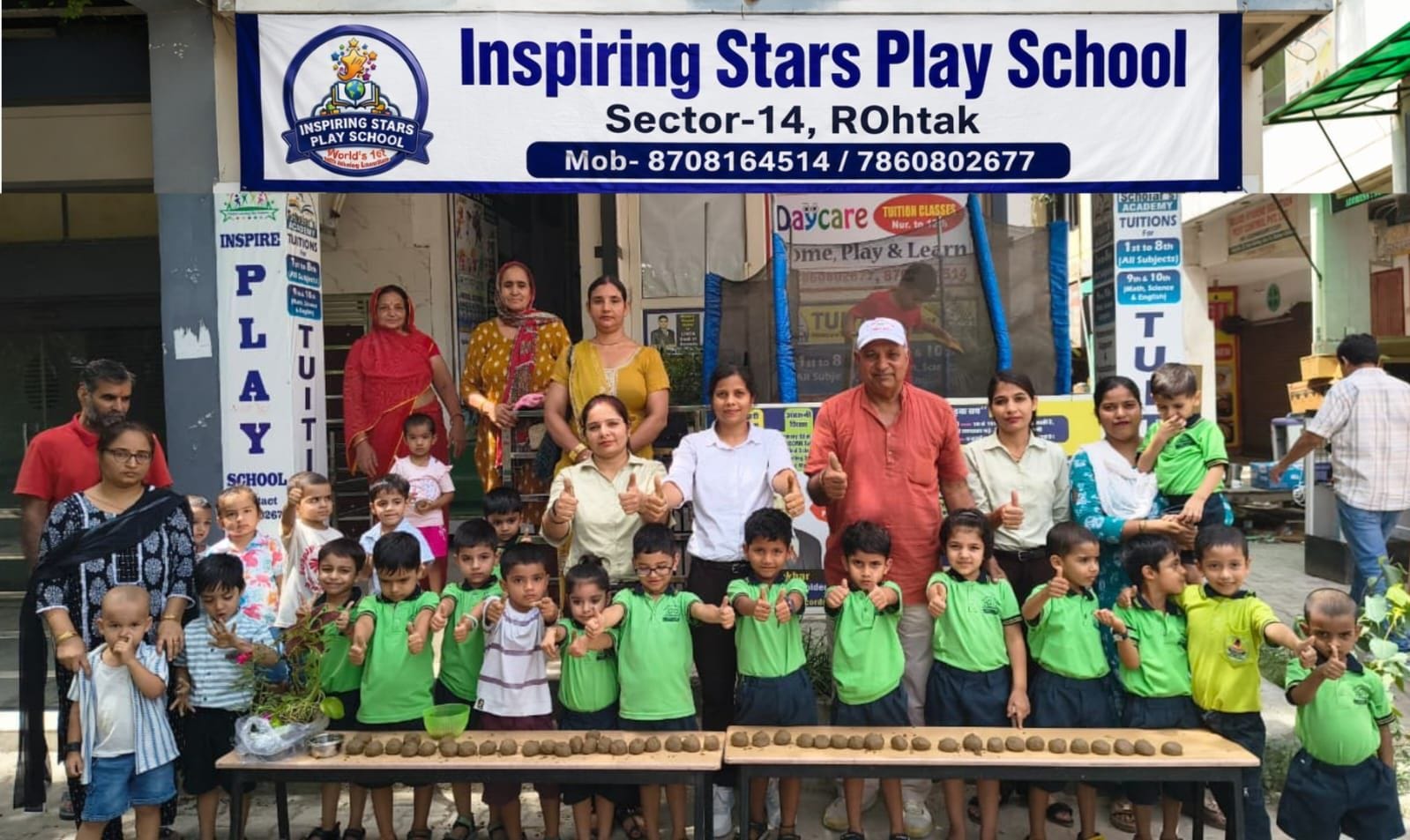 41-अभियान से जुड़कर सीड बॉल दान करतीं श्री दयाचंद आर्य स्वतंत्रता सेनानी राजकीय कन्या वरिष्ठ म 41-अभियान से जुड़कर सीड बॉल दान करतीं श्री दयाचंद आर्य स्वतंत्रता सेनानी राजकीय कन्या वरिष्ठ म