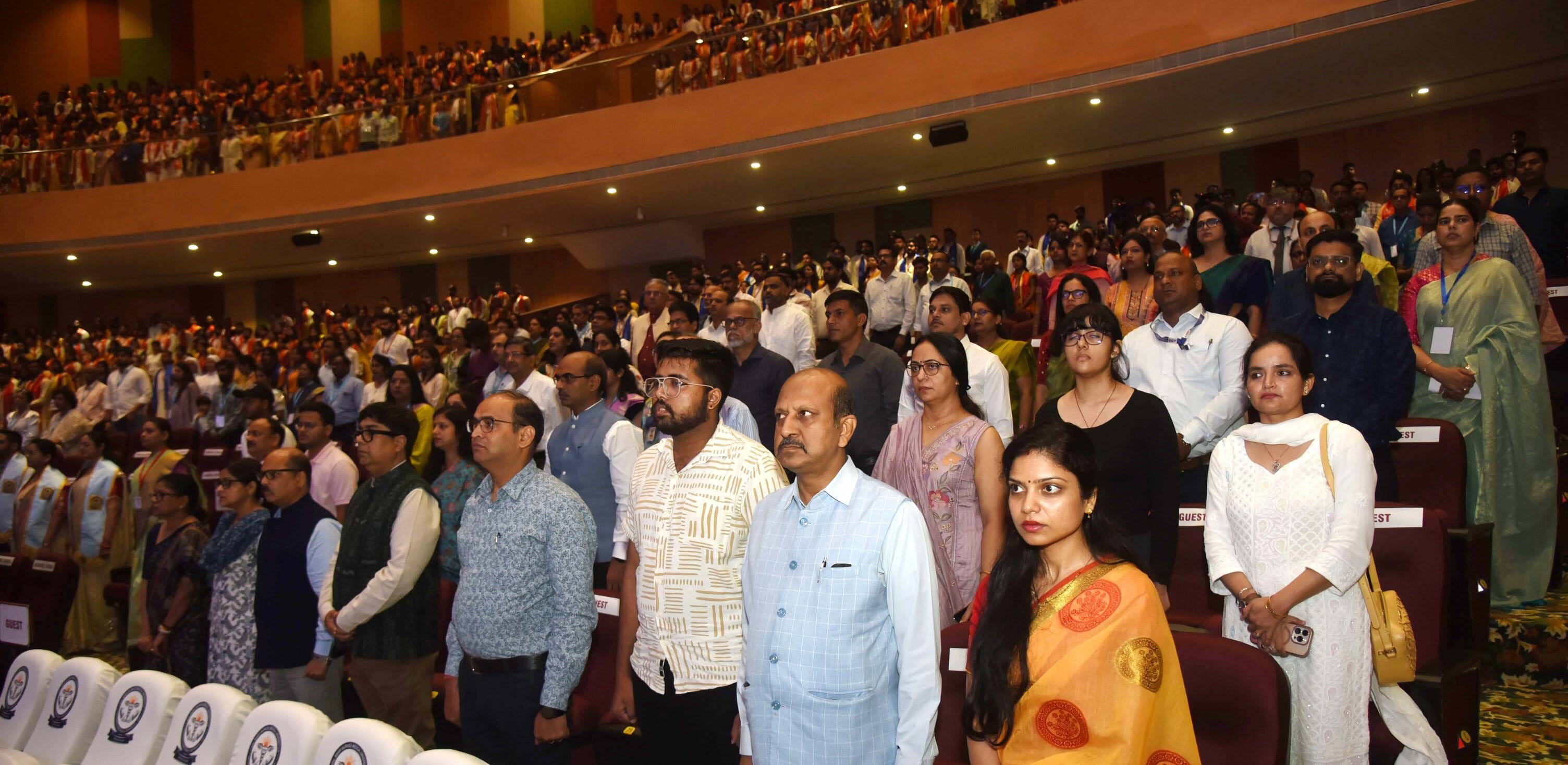 अटल बिहारी वाजपेयी मेडिकल यूनिवर्सिटी में दीक्षांत समारोह में मिली उपाधि। अटल बिहारी वाजपेयी मेडिकल यूनिवर्सिटी में दीक्षांत समारोह में मिली उपाधि।