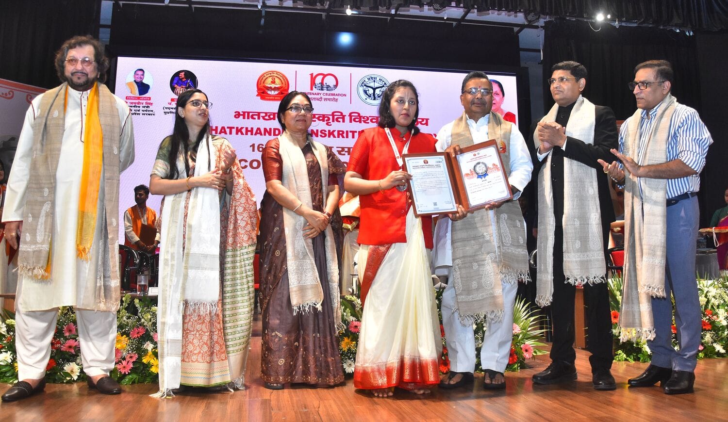 भातखंडे विवि के दीक्षांत समारोह में मेधावियों का सम्मान हुआ। 