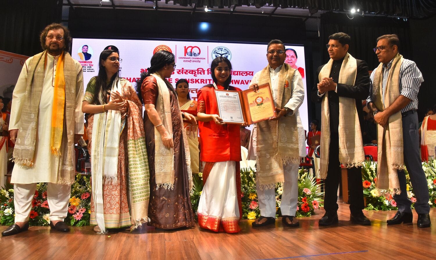 भातखंडे विवि के दीक्षांत समारोह में मेधावियों का सम्मान हुआ। 