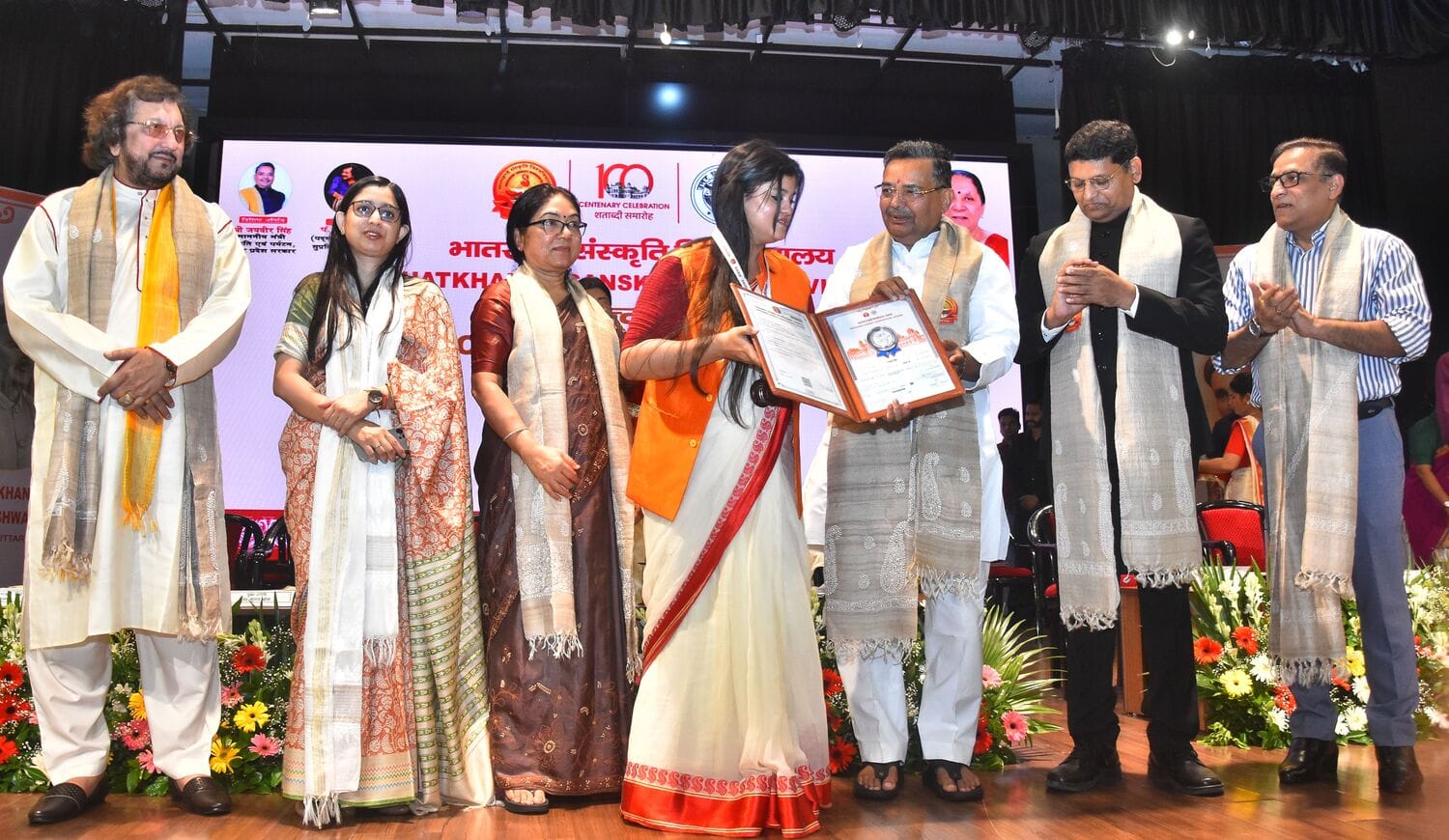 भातखंडे विवि के दीक्षांत समारोह में मेधावियों का सम्मान हुआ। 