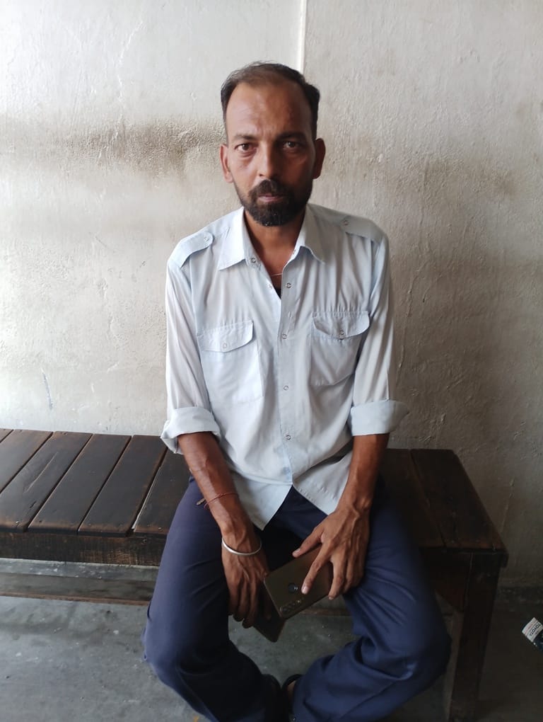 -शिव कुमार,टैक्सी चालक।