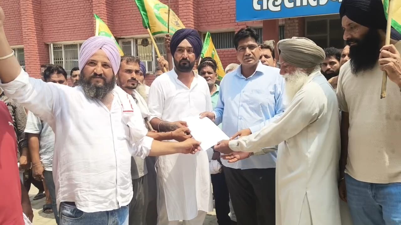 ट्रेड डील के विरोध में बाइक यात्रा में शामिल भाकियू के पदाधिकारी। संवाद ट्रेड डील के विरोध में बाइक यात्रा में शामिल भाकियू के पदाधिकारी। संवाद