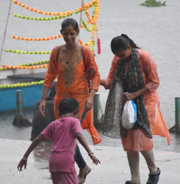 बृहस्पतिवार को राजधानी में बारिश और जलभराव का नजारा। 