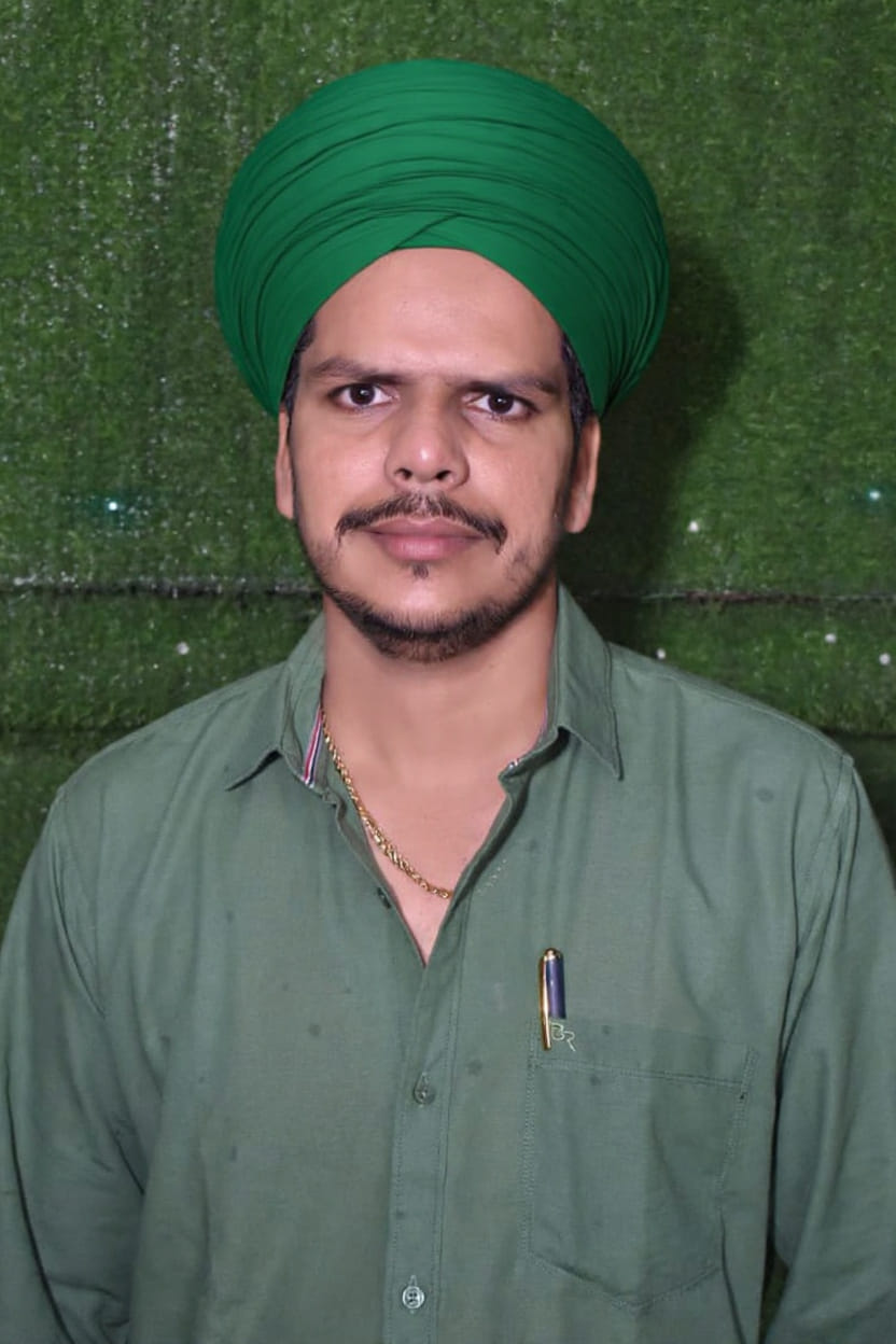 फोटो 4 घिरोर मंडी में आढ़त पर खरीदी जा रही मक्का। संवाद