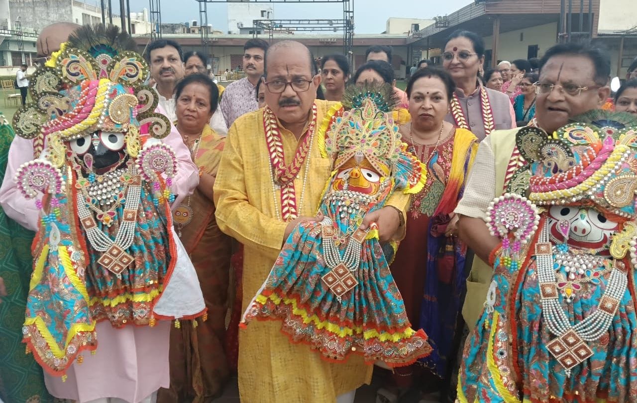 जगन्नाथ यात्रा में मौजूद श्रद्धालु। संवाद जगन्नाथ यात्रा में मौजूद श्रद्धालु। संवाद