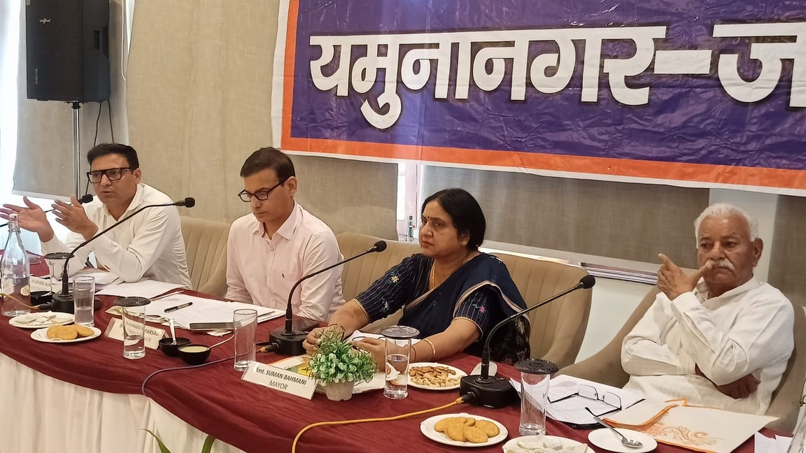 नगर निगम सदन की बैठक में उपस्थित पार्षद। संवाद नगर निगम सदन की बैठक में उपस्थित पार्षद। संवाद
