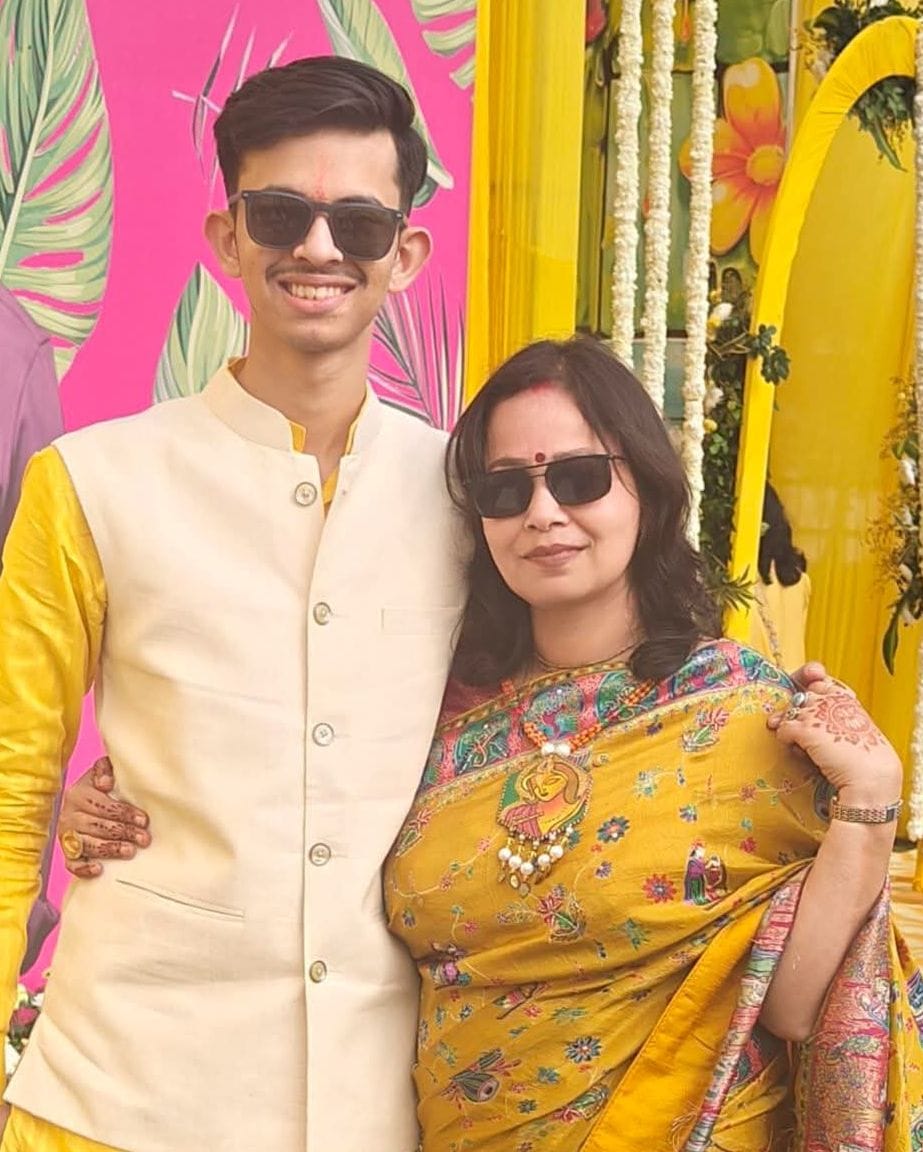 अपने माता-पिता के साथ पावनी। स्रोत: स्वयं अपने माता-पिता के साथ पावनी। स्रोत: स्वयं