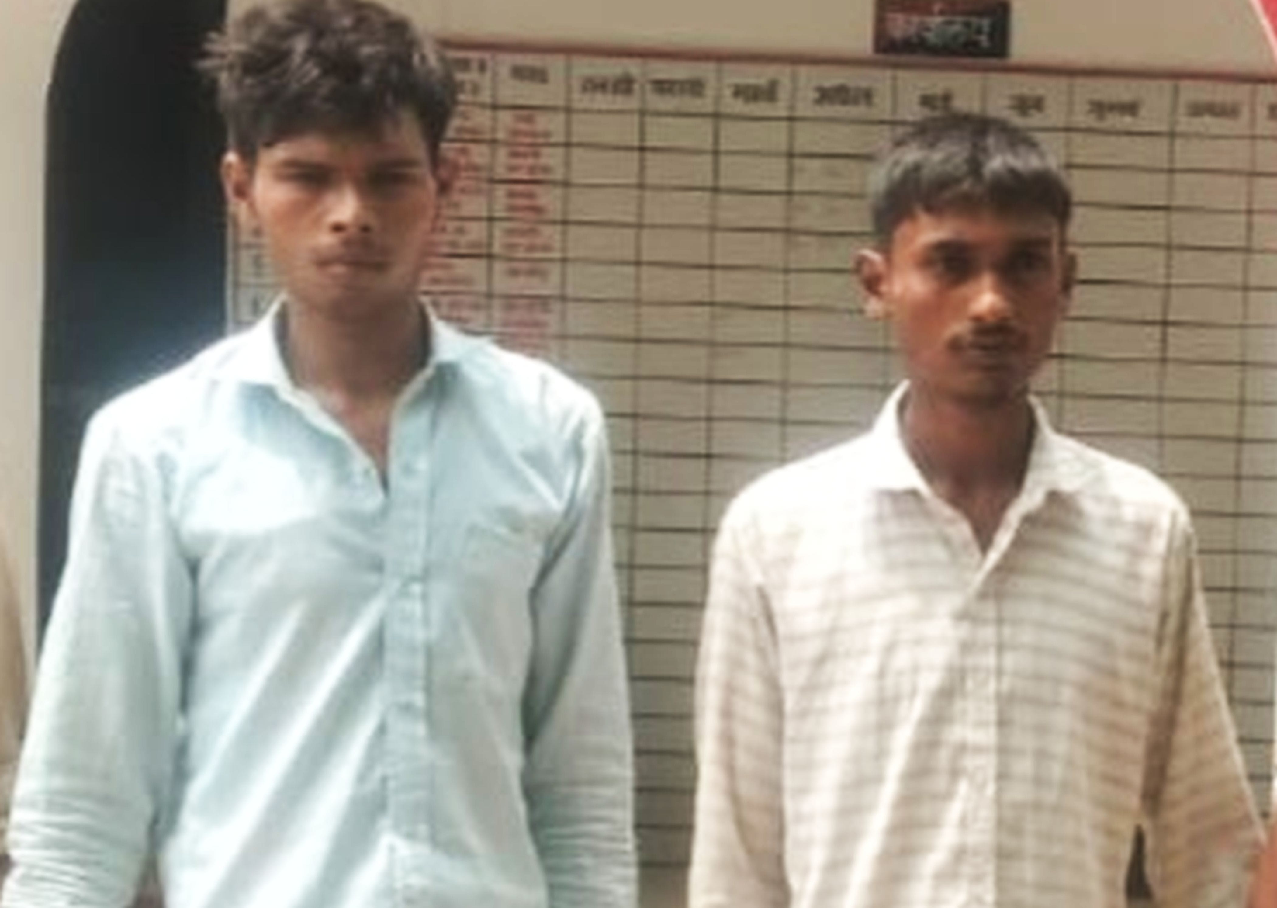 फोटो-16-पुलिस के गिरफ्त में आरोपी। स्रोत: पुलिस फोटो-16-पुलिस के गिरफ्त में आरोपी। स्रोत: पुलिस