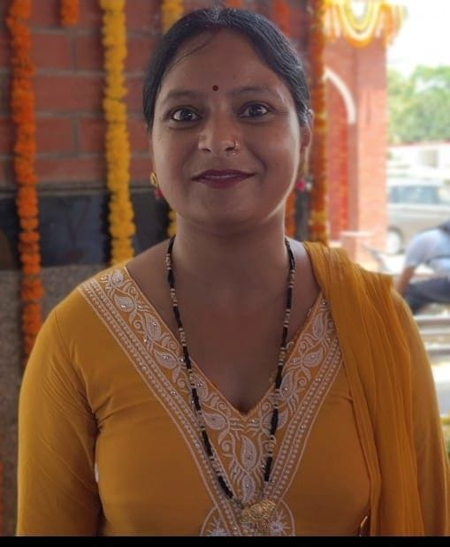 फोटो 17जेएनडी07-हाइड्रोजन ट्रेन में सवार होने से पहले उत्साहित बच्चे। संवाद फोटो 17जेएनडी07-हाइड्रोजन ट्रेन में सवार होने से पहले उत्साहित बच्चे। संवाद