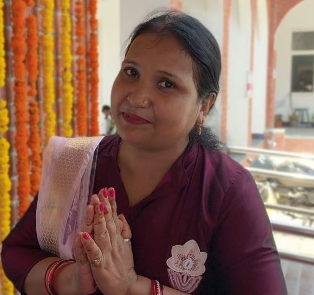 फोटो 17जेएनडी07-हाइड्रोजन ट्रेन में सवार होने से पहले उत्साहित बच्चे। संवाद फोटो 17जेएनडी07-हाइड्रोजन ट्रेन में सवार होने से पहले उत्साहित बच्चे। संवाद