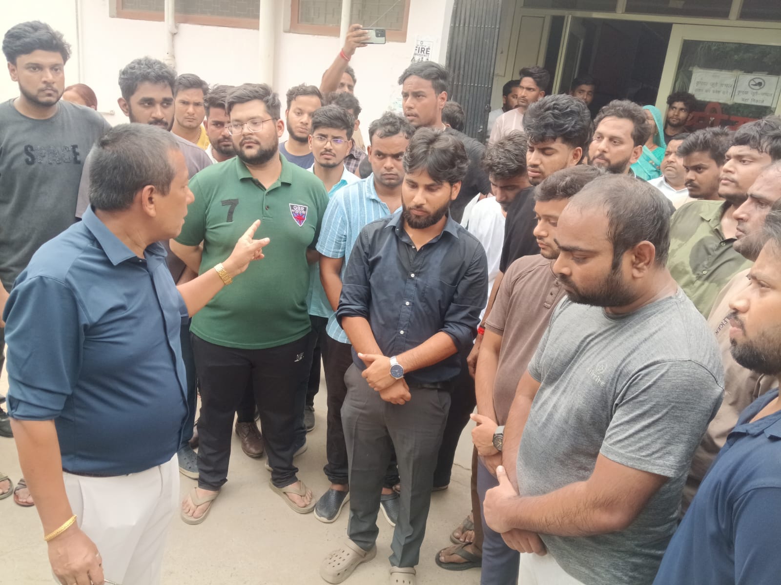 फोटो-21-घटना में घायल आकाश। संवाद फोटो-21-घटना में घायल आकाश। संवाद