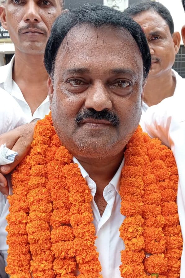 जिला बार एसोसिएशन के नवनिर्वाचित पदाधिकारी। संवाद जिला बार एसोसिएशन के नवनिर्वाचित पदाधिकारी। संवाद