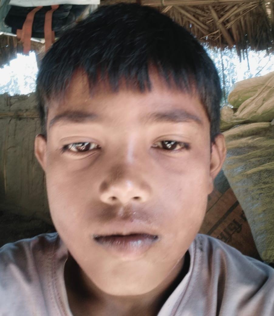 सुबोध की फाइल फोटो व बिलखते परिजन। -संवाद सुबोध की फाइल फोटो व बिलखते परिजन। -संवाद