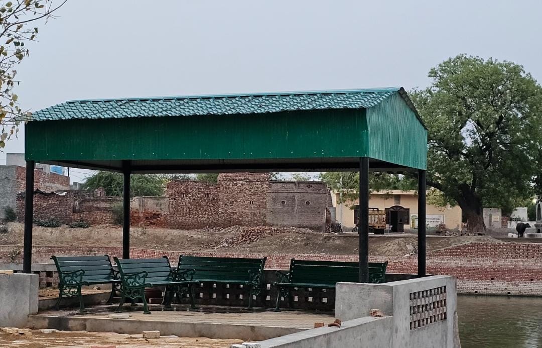 19-गांव मदीना में मेरा गांव मेरी धरोहर लिखकर कुएं का किया सुंदरीकरण। संवाद