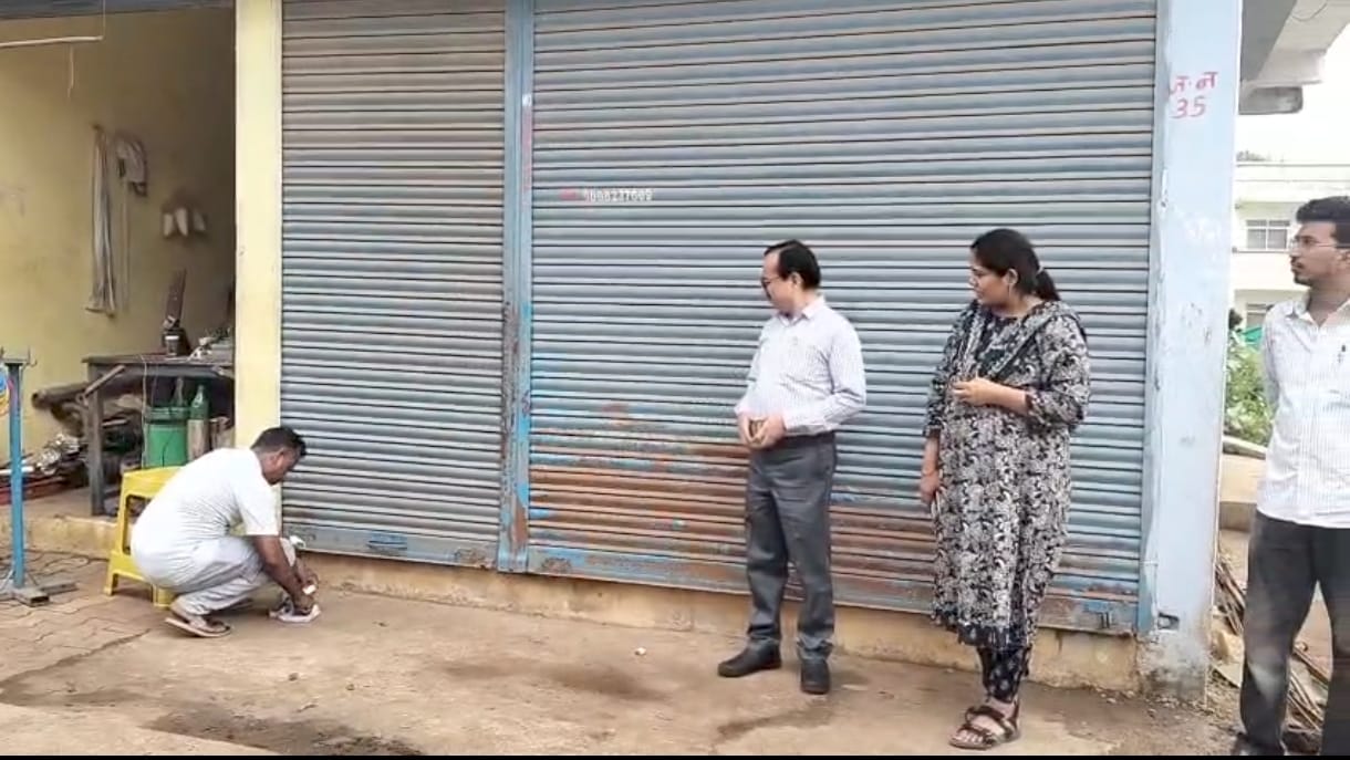 झोलाछाप डॉक्टर की दुकान सील वीडियो
