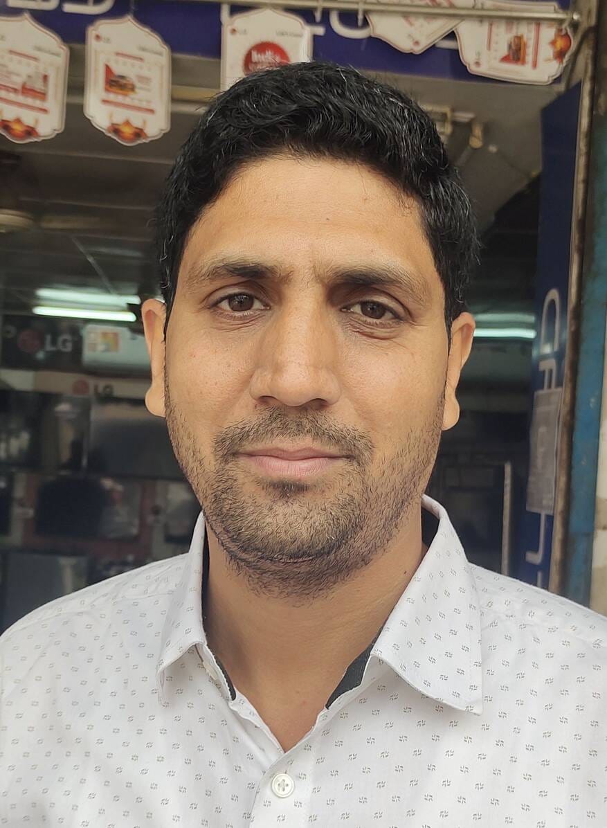 -फोटो 89 : शहर में झज्जर मोड़ के सामने स्थित लैपटॉप व कंप्यूटर की दुकान। संवाद