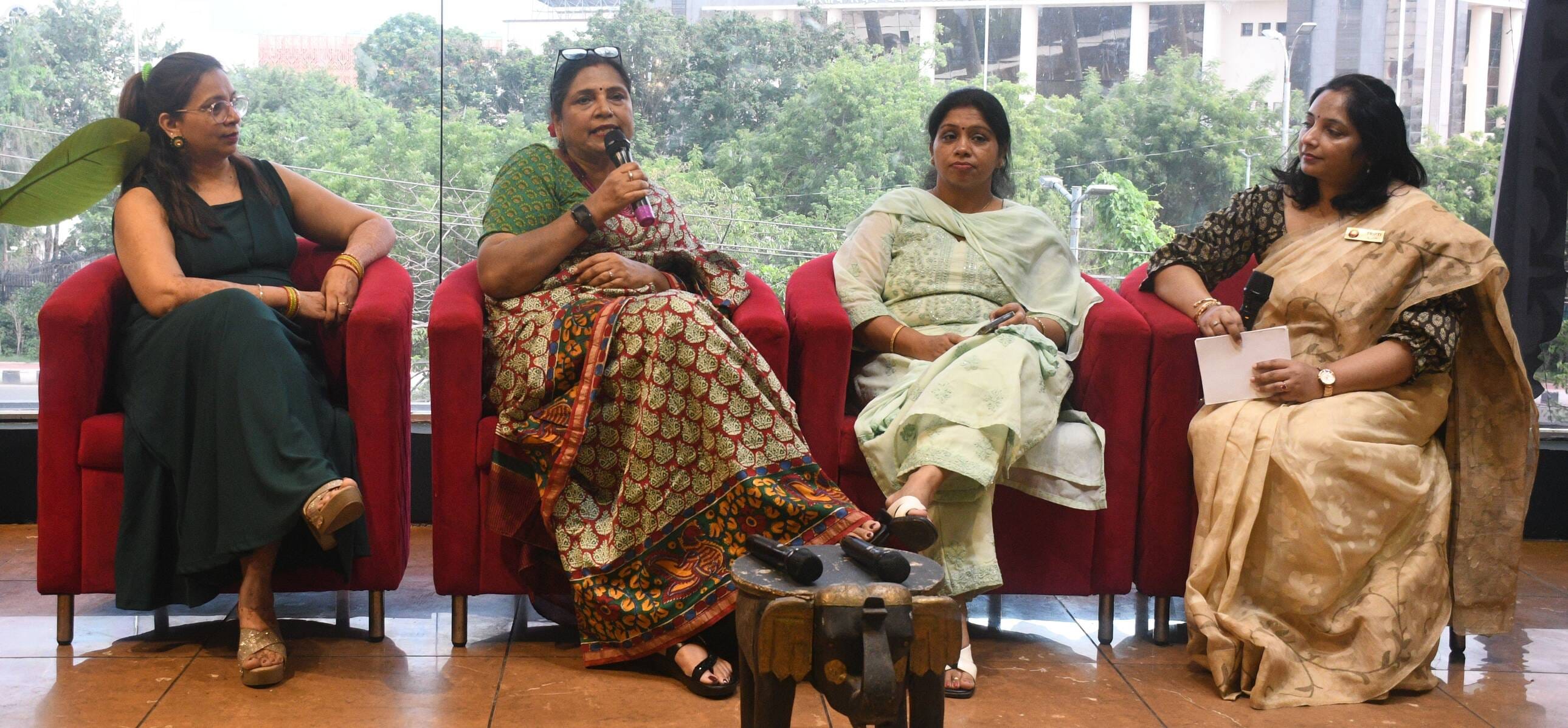 गोमतीनगर स्थित होटल में शनिवार को मंथली बिजनेस कनेक्ट कार्यक्रम हुआ। गोमतीनगर स्थित होटल में शनिवार को मंथली बिजनेस कनेक्ट कार्यक्रम हुआ।