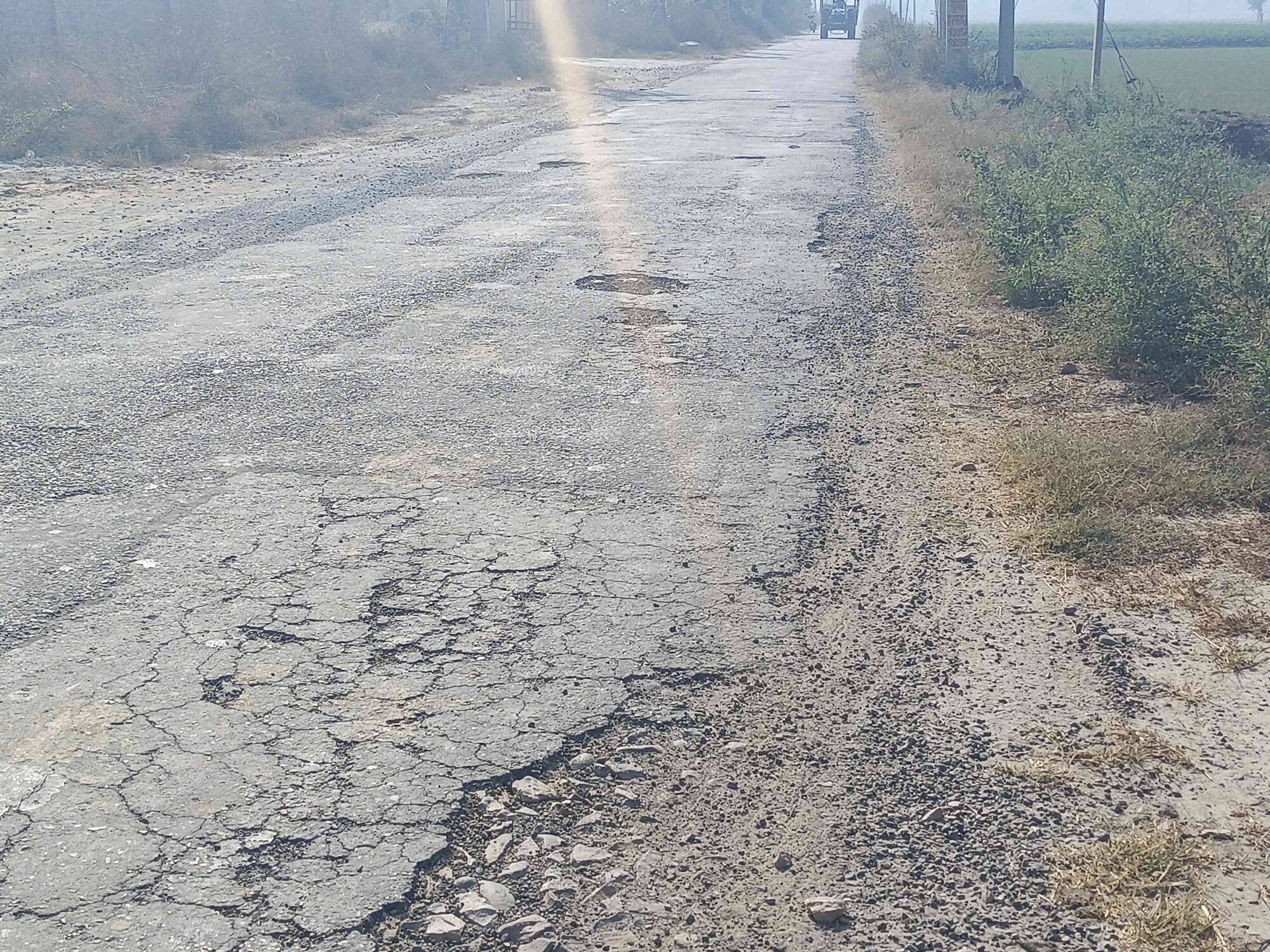 गांव प्यौदा और तितरम को जोड़ने वाली बदहाल सड़क संवाद गांव प्यौदा और तितरम को जोड़ने वाली बदहाल सड़क संवाद