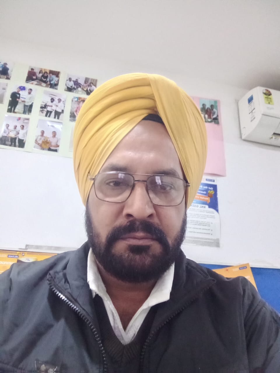 ईशमपाल। ईशमपाल।