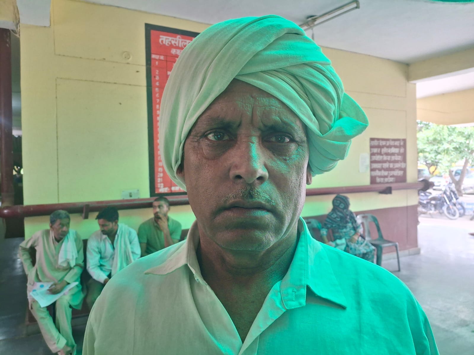 कैराना में संपूर्ण समाधान दिवस में बिजली नहीं आने की शिकायत करने पहुंचे टीचर कॉलोनी, सत्यम कॉलो कैराना में संपूर्ण समाधान दिवस में बिजली नहीं आने की शिकायत करने पहुंचे टीचर कॉलोनी, सत्यम कॉलो