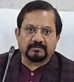 मेडिकल कॉलेज में हुए बवाल के मामले में प्राचार्य को ज्ञापन देते एबीवीपी कार्यकर्ता। संवाद मेडिकल कॉलेज में हुए बवाल के मामले में प्राचार्य को ज्ञापन देते एबीवीपी कार्यकर्ता। संवाद