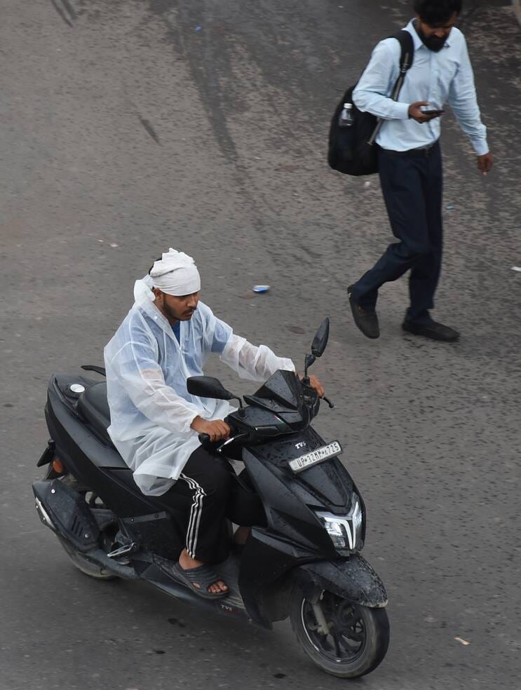 निशातगंज समेत कुछ इलाकों में शनिवार को बूंदाबांदी हुई। निशातगंज समेत कुछ इलाकों में शनिवार को बूंदाबांदी हुई।