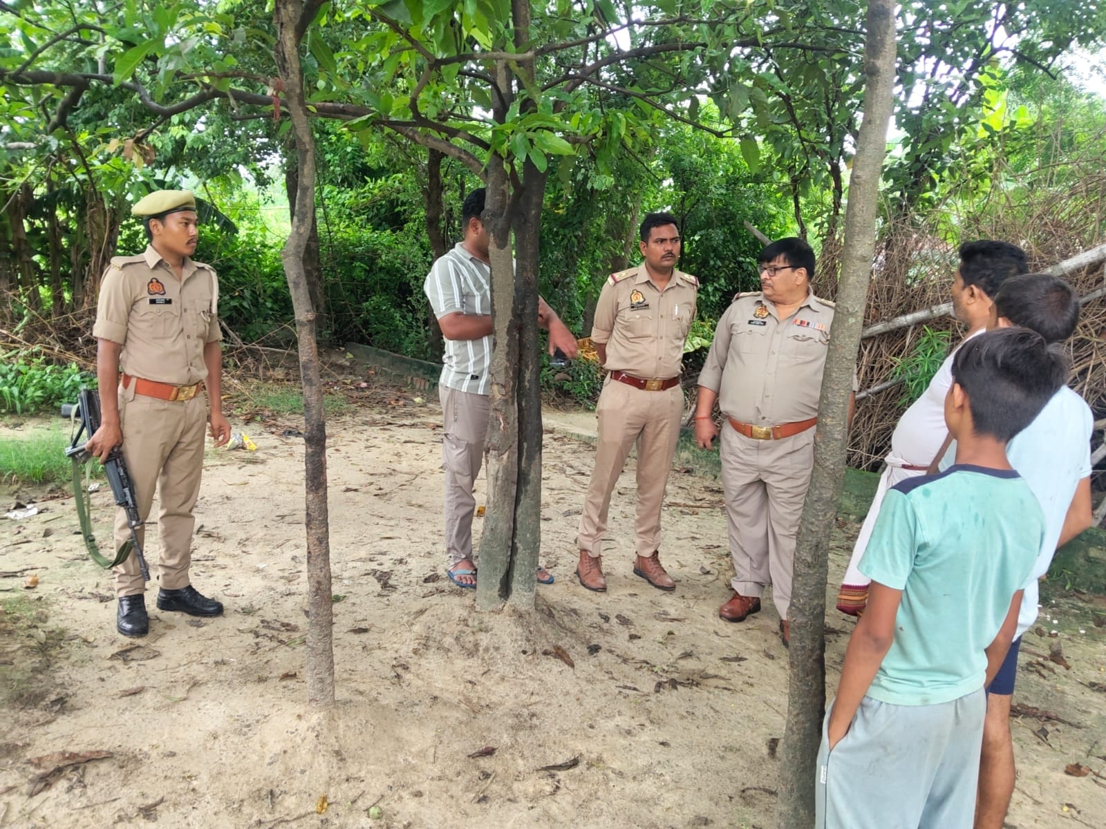 शातिरों के पास से बरामद हुई बाइक। शातिरों के पास से बरामद हुई बाइक।