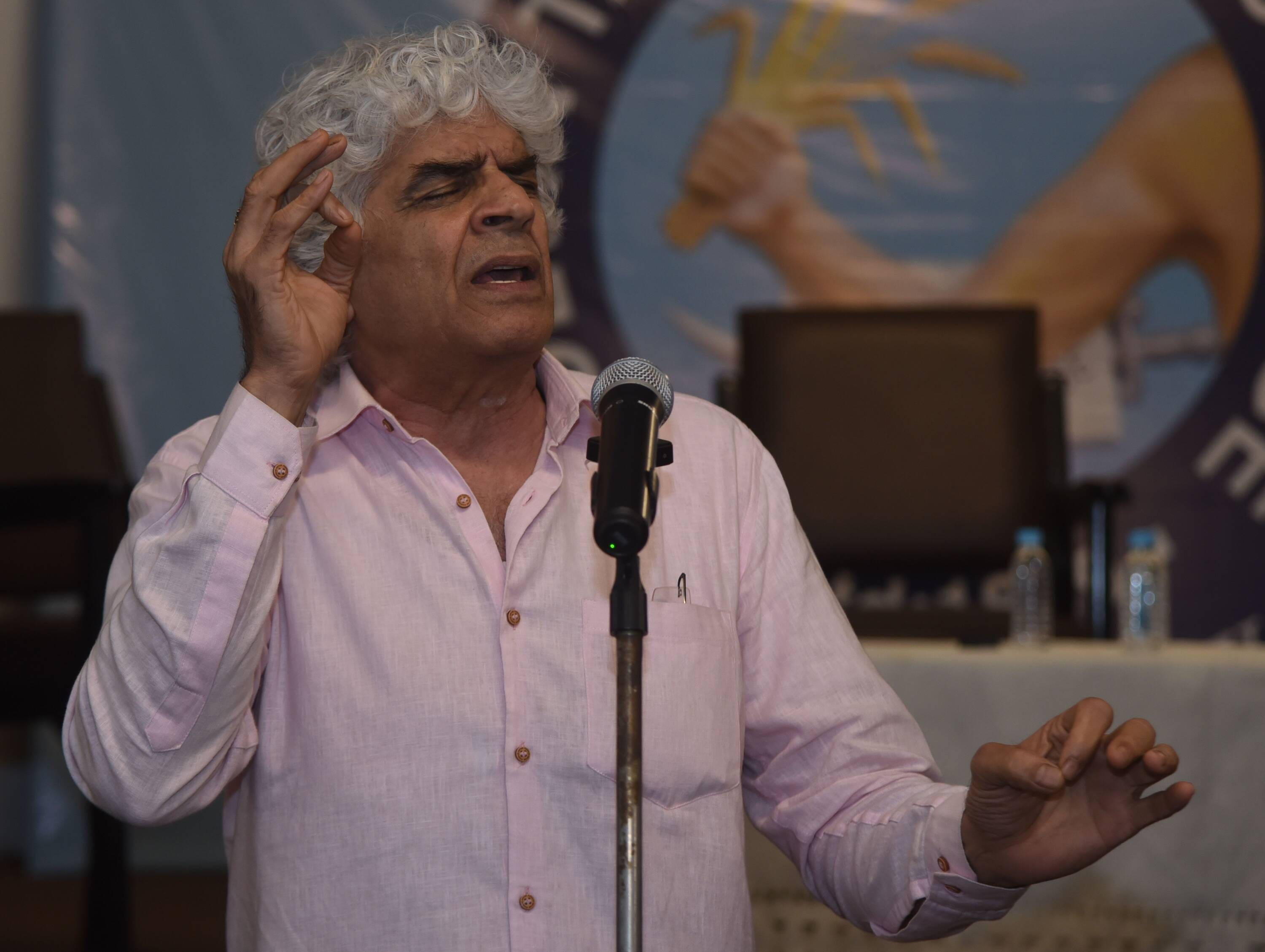 कनेक्शन वर्ल्डवाइड की ओर से रविवार को बॉलीवुड और अवध पर चर्चा कार्यक्रम हुआ। कनेक्शन वर्ल्डवाइड की ओर से रविवार को बॉलीवुड और अवध पर चर्चा कार्यक्रम हुआ।