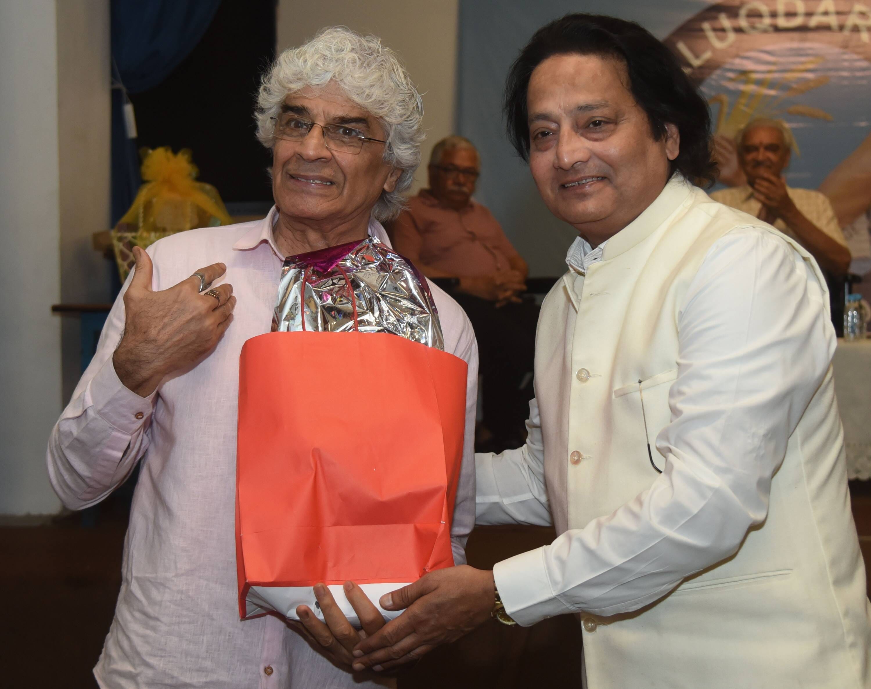 कनेक्शन वर्ल्डवाइड की ओर से रविवार को बॉलीवुड और अवध पर चर्चा कार्यक्रम हुआ। कनेक्शन वर्ल्डवाइड की ओर से रविवार को बॉलीवुड और अवध पर चर्चा कार्यक्रम हुआ।