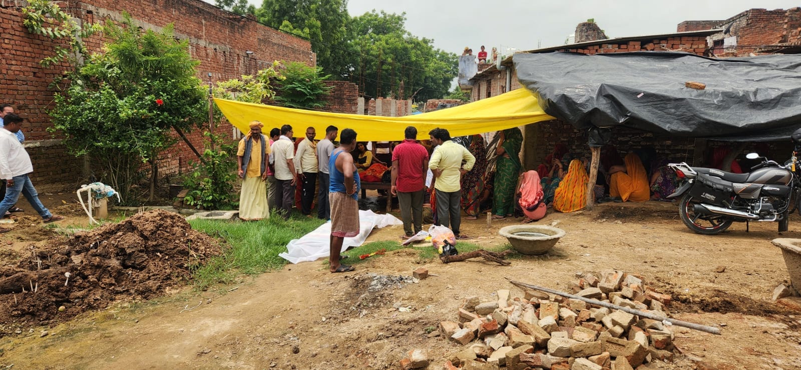 फोटो नवाबगंज 01 मृतक अतुल विश्वकर्मा फोटो नवाबगंज 01 मृतक अतुल विश्वकर्मा
