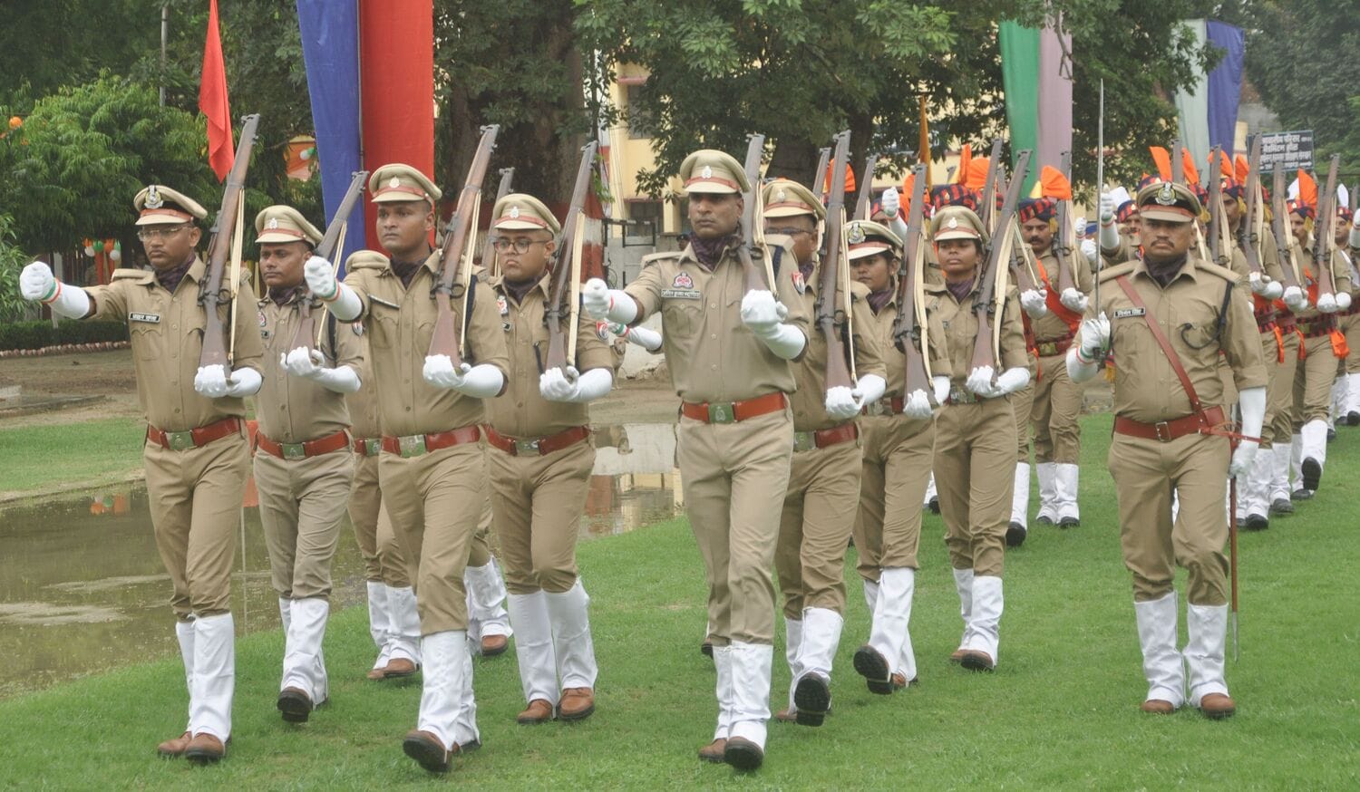 प्रशिक्षण पूरा कर जेल अधिकारियों ने दी सलामी