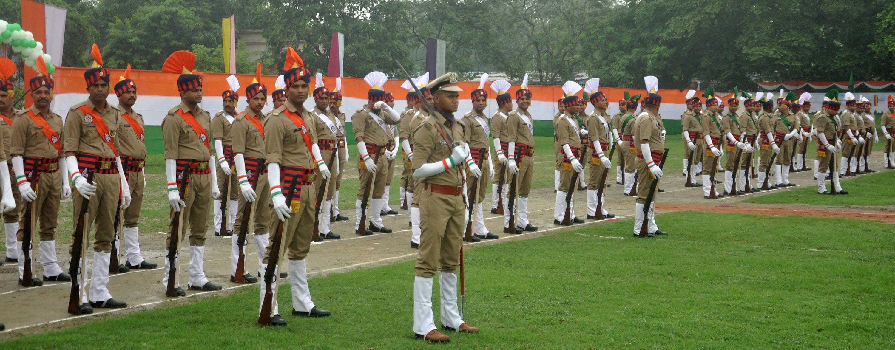 प्रशिक्षण पूरा कर जेल अधिकारियों ने दी सलामी