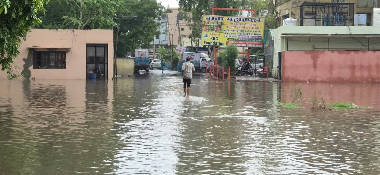 रेलवे रोड  ।संवाद