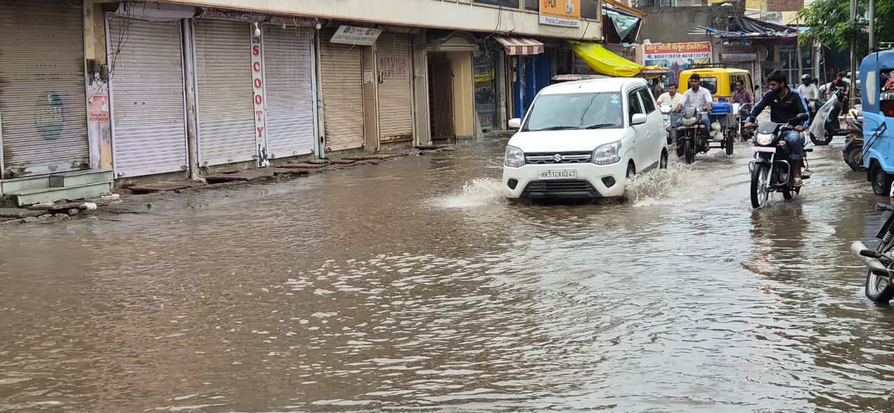 रेलवे रोड  ।संवाद