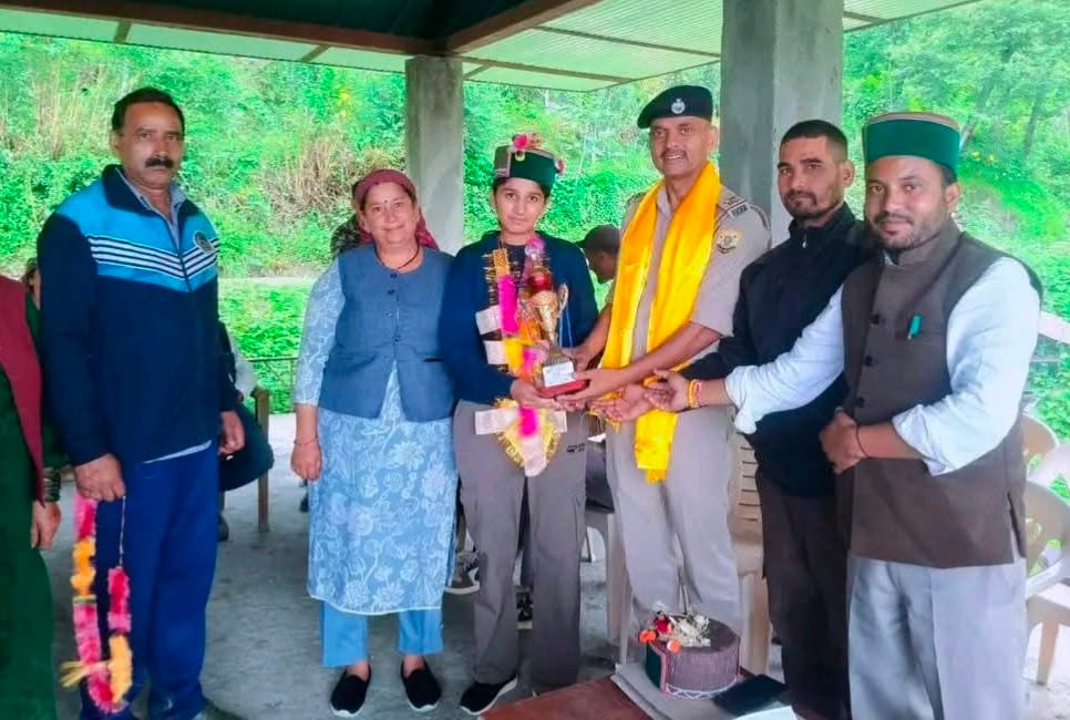 देवठी पंचायत में आयोजित ग्राम सभा में मौजूद ग्रामीण। स्रोत : जागरूक पाठक देवठी पंचायत में आयोजित ग्राम सभा में मौजूद ग्रामीण। स्रोत : जागरूक पाठक