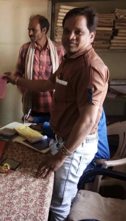 आलीराजपुर जिला सहकारी बैंक में 24.12 लाख रुपये गायब, कैशियर फरार, शाखा प्रबंधक निलंबित