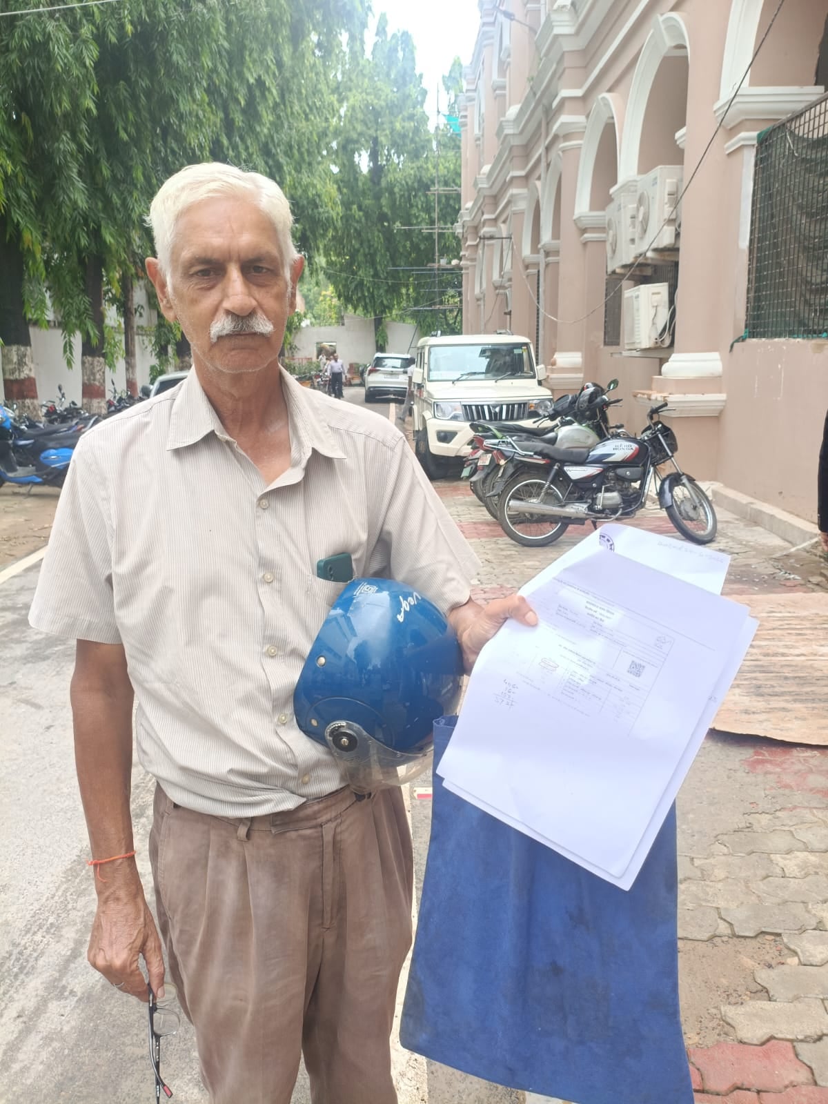 भारती। नगर निगम जनसुनवाई में पहुंची भारती। नगर निगम जनसुनवाई में पहुंची