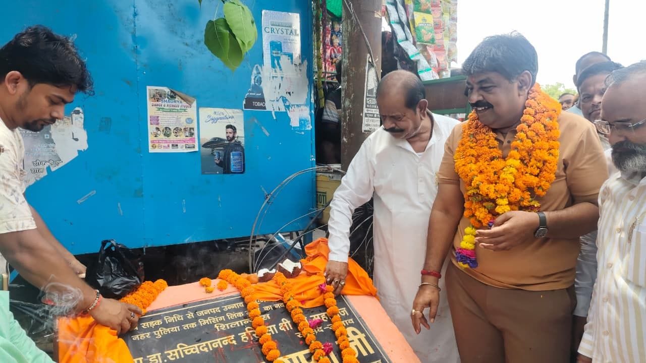 फोटो-15-आदर्शनगर से हाईवे तक जाने वाला नहर पटरी मार्ग जिसपर बनेगी पक्की सड़क। संवाद