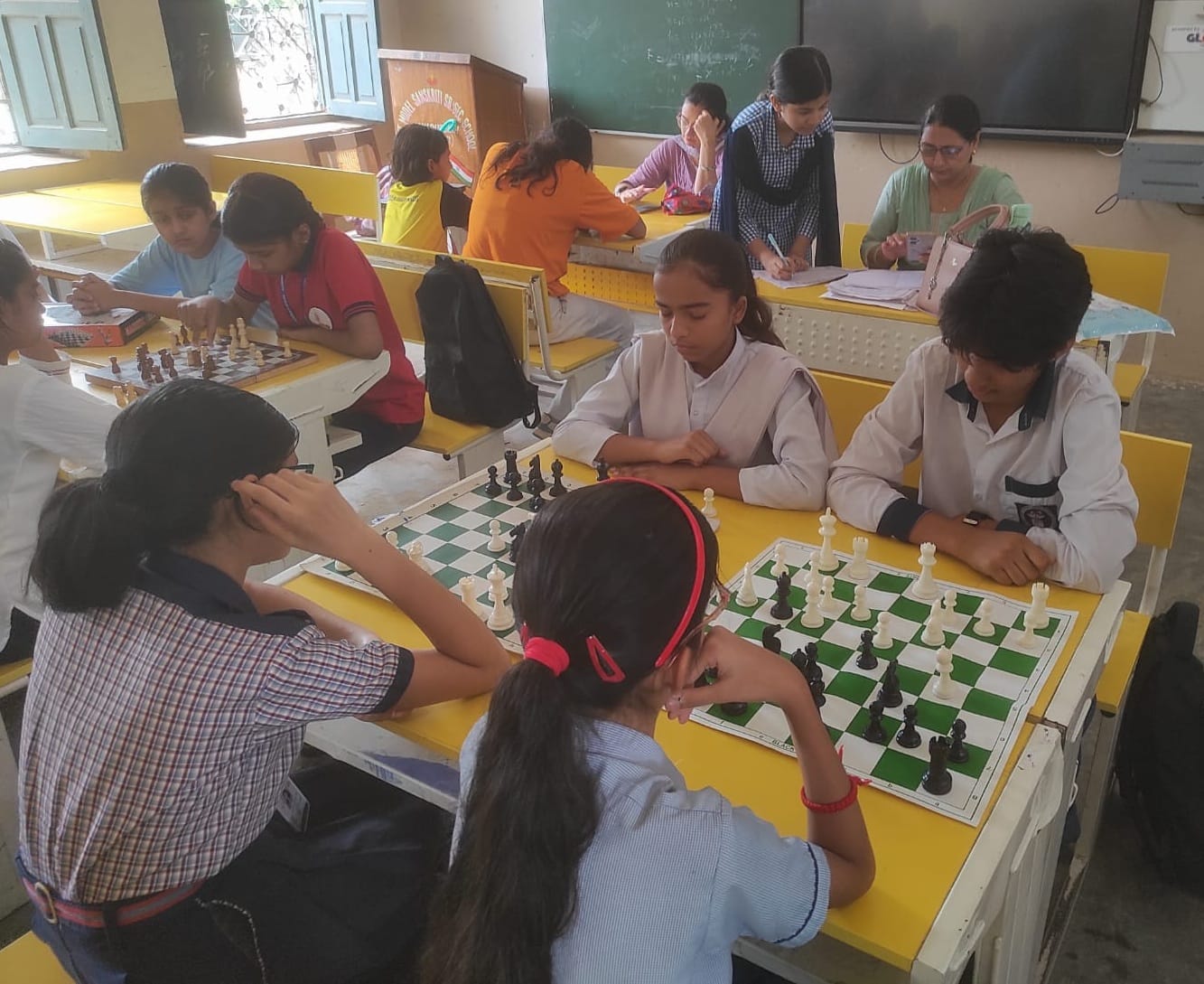 -फोटो 91 : योगा प्रतियोगिता में जौहर दिखाती खिलाड़ी। स्रोत स्कूल -फोटो 91 : योगा प्रतियोगिता में जौहर दिखाती खिलाड़ी। स्रोत स्कूल