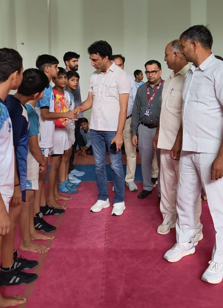 फोटो संख्या:-75 आरपीएस स्कूल में खंड स्तरीय प्रतियोगिता में कबड्डी में जोहर दिखाते खिलाड़ी। वि फोटो संख्या:-75 आरपीएस स्कूल में खंड स्तरीय प्रतियोगिता में कबड्डी में जोहर दिखाते खिलाड़ी। वि