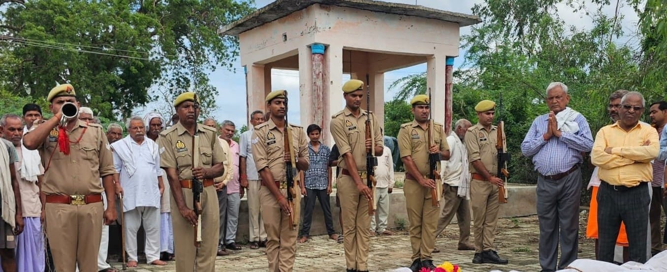 फोटो21एचएएमपी 27- लोकतंत्र सेनानी पंडित संतोष कुमार त्रिपाठी की फाइल फोटो। परिजन फोटो21एचएएमपी 27- लोकतंत्र सेनानी पंडित संतोष कुमार त्रिपाठी की फाइल फोटो। परिजन